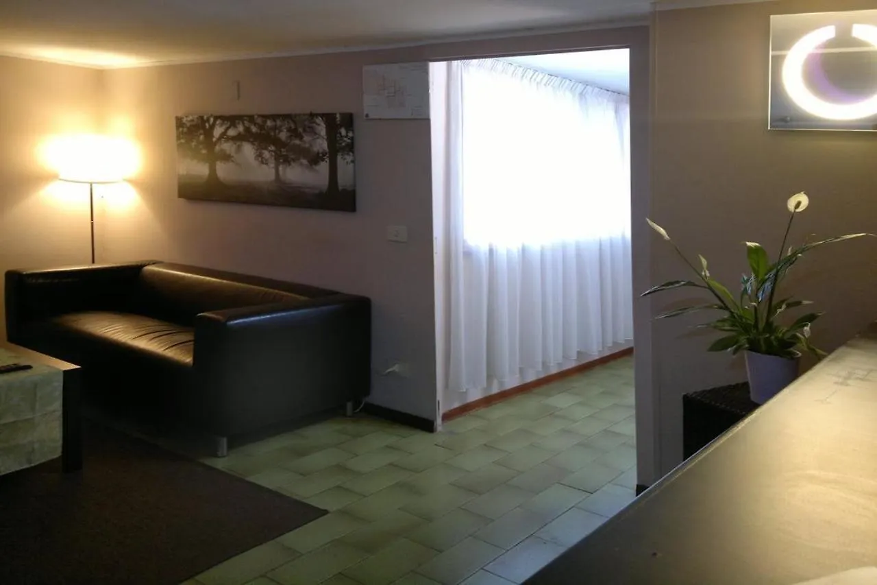Albergo Papillon San Polo dʼEnza in Caviano 2*,